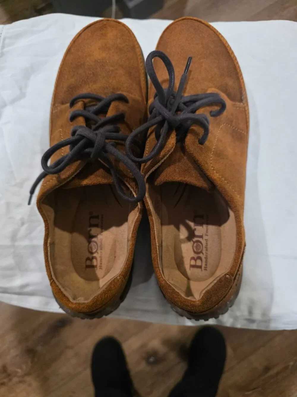 NWOT Born Bevi Distressed Suede Oxford Sneakers Size 11